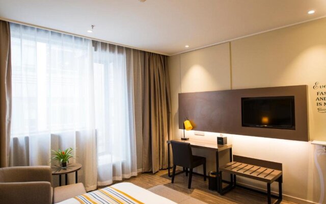 Home Inn Plus Nanjing Xinjiekou