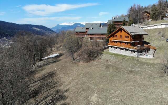Authentic Chalet Méribel Village Close to the slopes