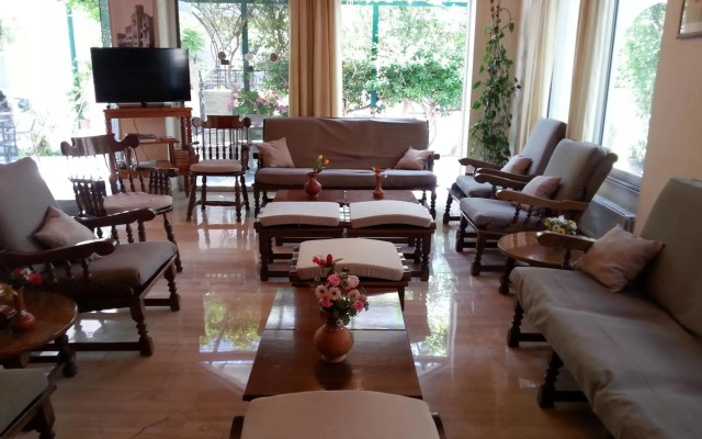 Karis Hotel