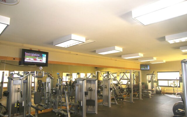 Lakeshore 1 Ba Studio condo by RedAwning