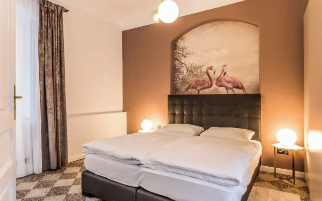 Roksoxhome Designer Boutique Apartment