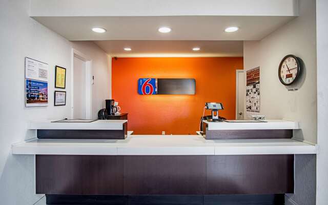 Motel 6 Manchester, TN