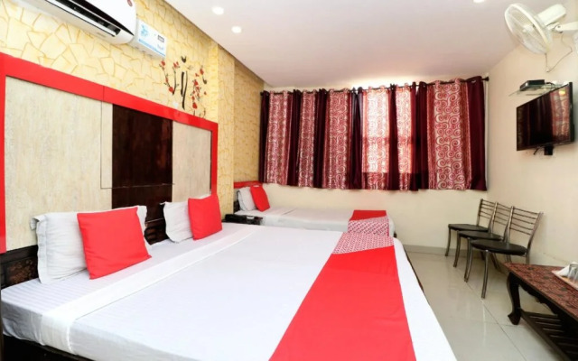 Hotel Lions Den By OYO Rooms
