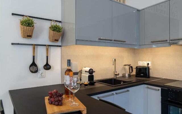 Central Suites Aegina 2
