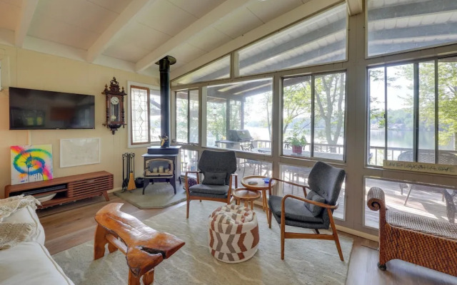 Waterfront White Lake Vacation Rental!