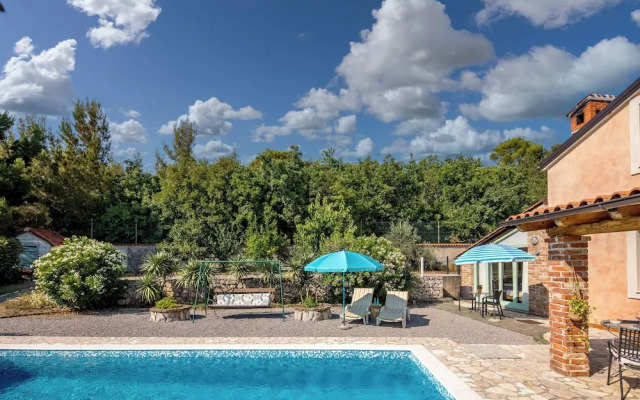 Tiny House With Private Pool Kostrena