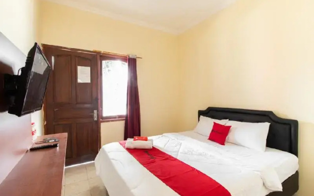 Puri Janti Guest House by RedDoorz