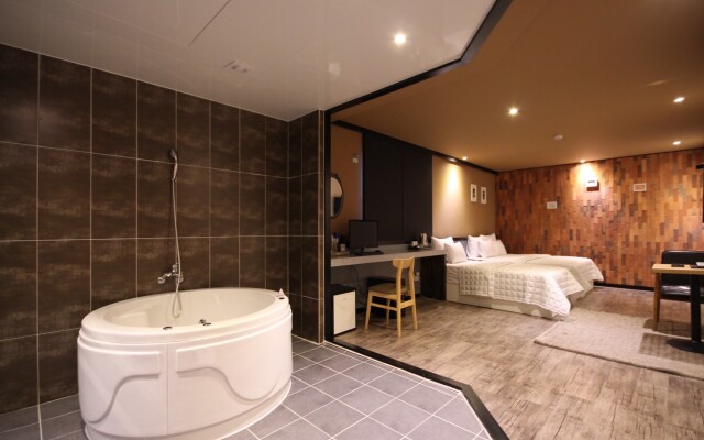 G7 Hotel