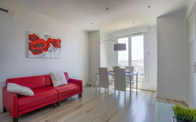 One BDRM large flat central A/C-Congress/Beaches by Weekome