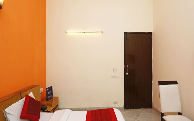 OYO 834 Hotel Aashirwaad