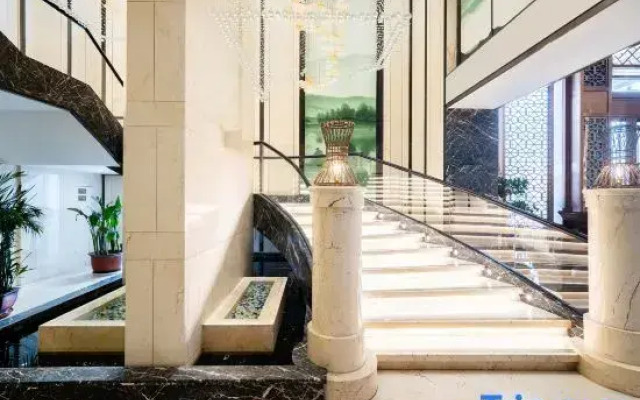 Runhu Holiday Hotel