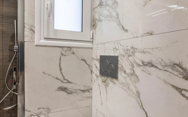 Cozy Apartment - 8' To Panormou Metro Station