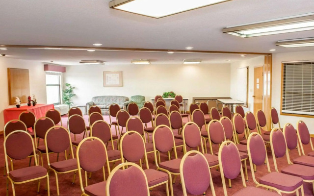 Quality Inn & Suites Indianapolis Northwest