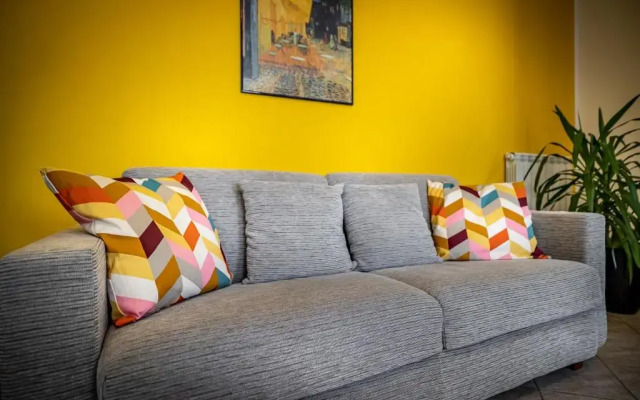 Arianna Apartment