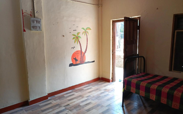 Parvati Niwas Homestay -Nearby Revdanda Beach & Fort - WiFi available