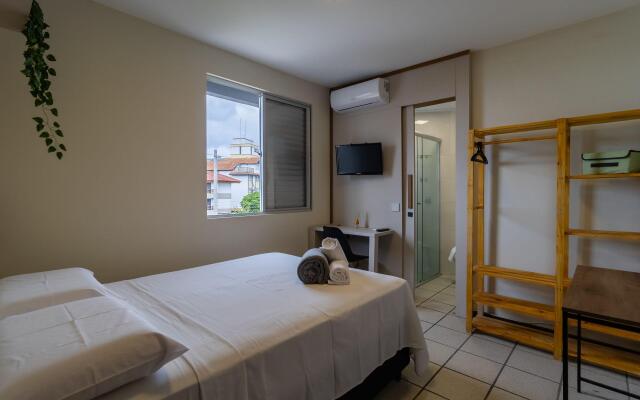 Lindo apto com churrasqueira a 100m do mar EAB0201