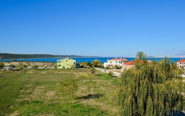 Apartment in Ljubac With Barbecue