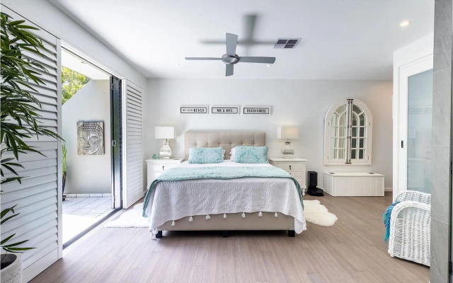 'Ambience on the Waterfront', 14 Danalene Pd - Prestige waterfront property