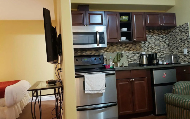 Bayside Inn & Waterfront Suites
