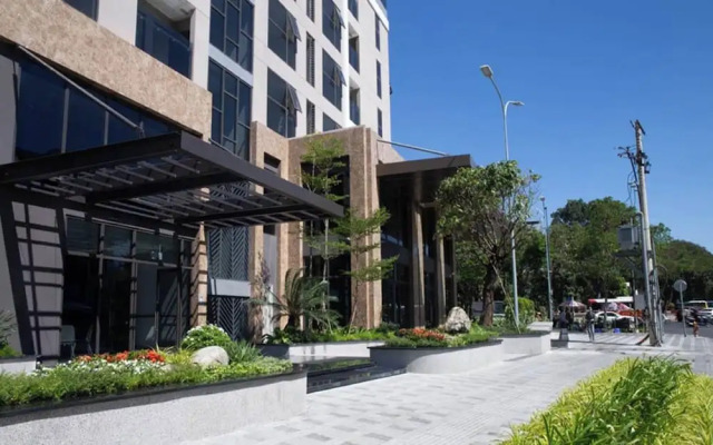 Park Legend Tan Son Nhat Airport Luxury