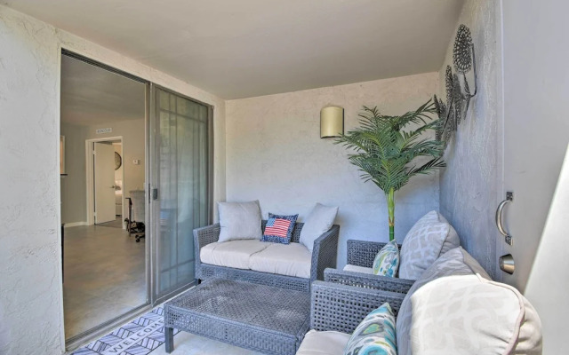 Sleek Phoenix Condo: Walk to Biltmore Fashion Park