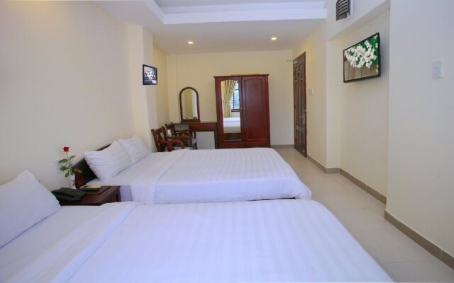 Moonlight Bay Hotel