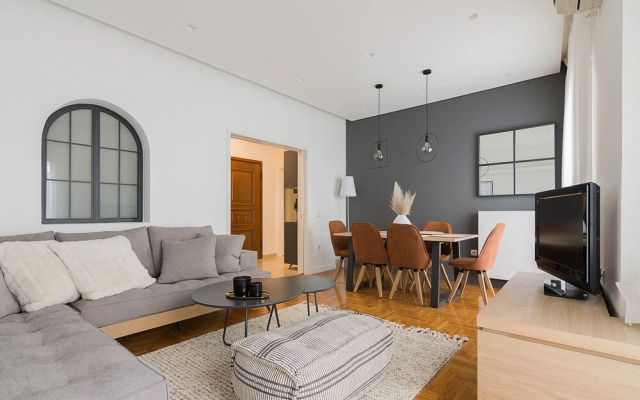 Spacious 3 bedroom apartment in Thessio