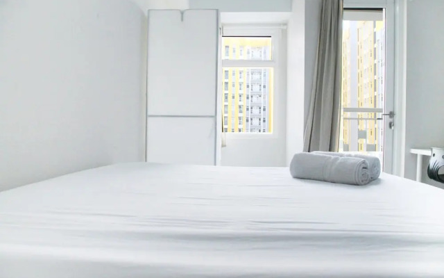 Pool View Studio Apartment @ Springlake Summarecon