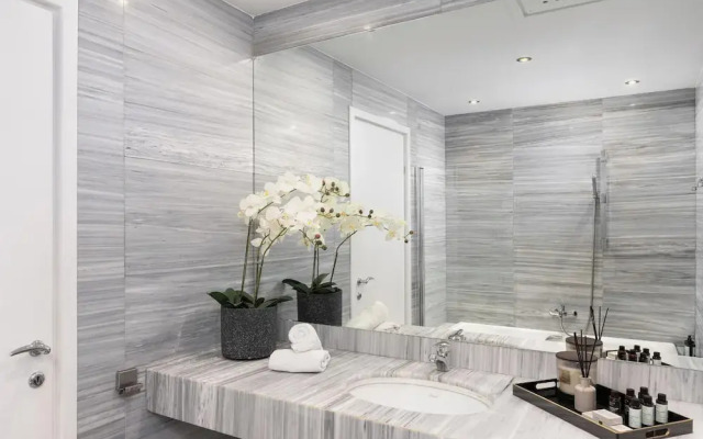 Serena Calm Pool House