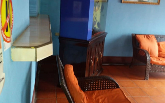 Hotel Bar y Restaurante Charlys El Viejo