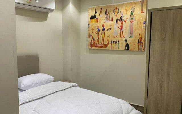 King of Pharaohs Pyramids View