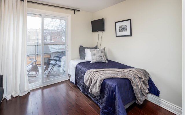 QuickStay - Chic & Modern Townhouse in Little Italy
