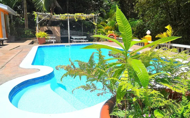 Albizia Lodge Reef Estate