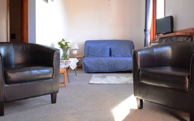 Snowgoose Apartments & Blacksmith Bunkhouse