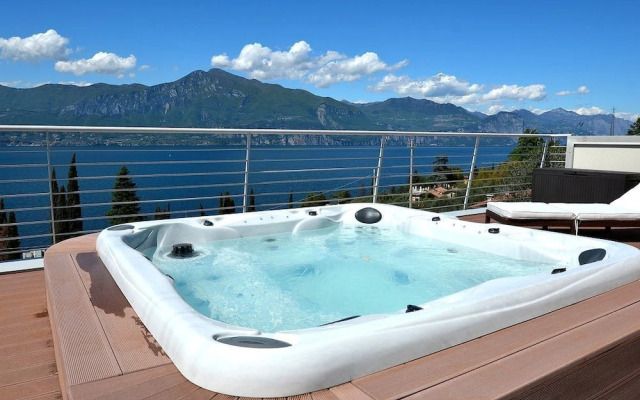 Residence Bellavista Hot Tub & Pool