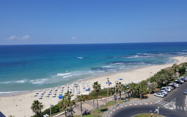 Sea Apartment on Derech Ben Gurion