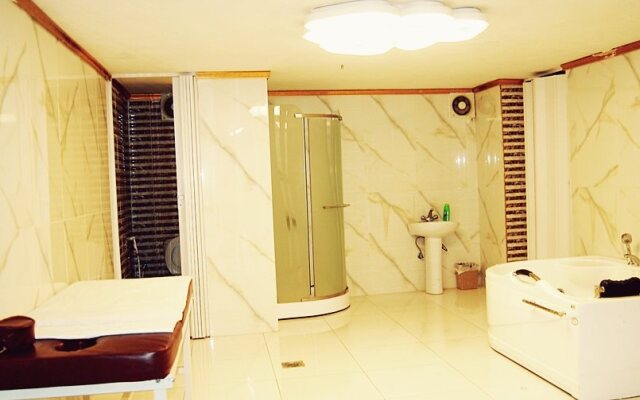 Al Nabarees Al Raqi Furnished Units