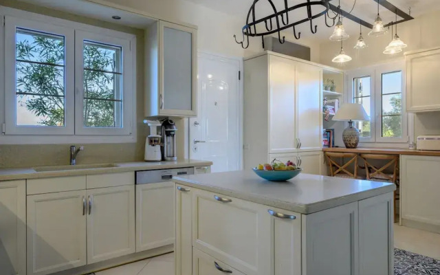 Methoni Paradise Villa for 10 & Pool