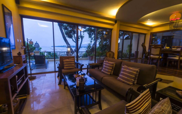 Palm Breeze Villa