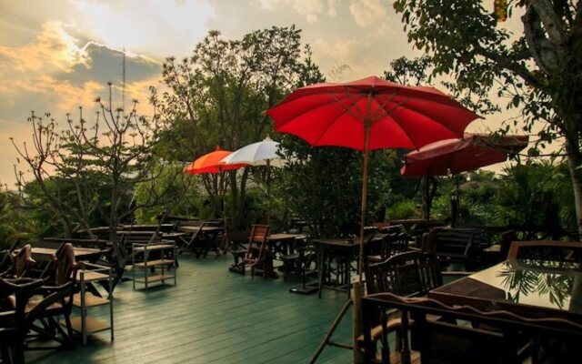 Phu Proud Resort