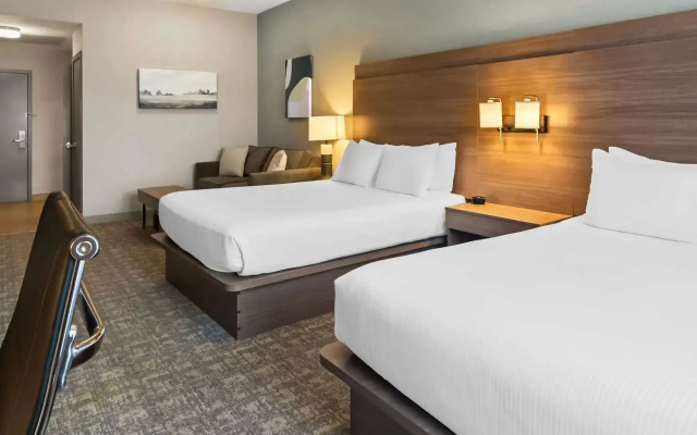 Best Western Plus Pitt Meadows Inn & Suites