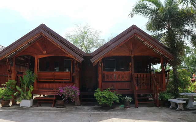 Sunee Resort Laem Mae Phim