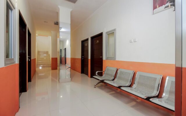RedDoorz near Jalan Jendral Sudirman Manado