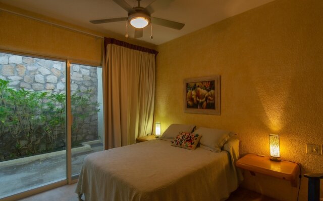 6 Bedroom Beachfront From $1600 per Night: Villa de la Playa