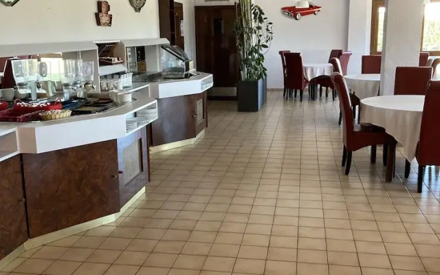 Brit Hotel Essentiel Moulins Avermes