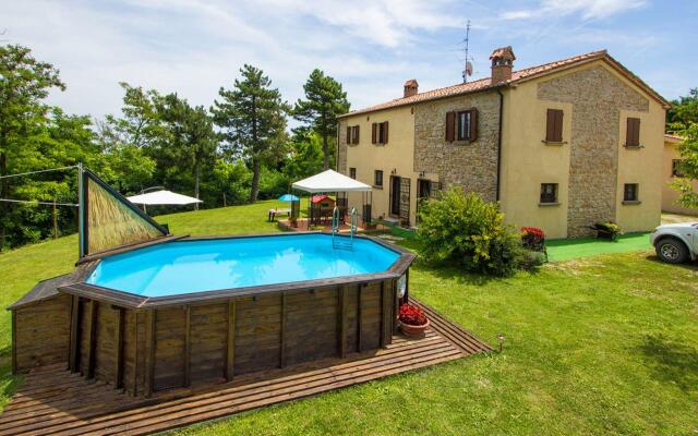 Villa in Tavoleto With Pool