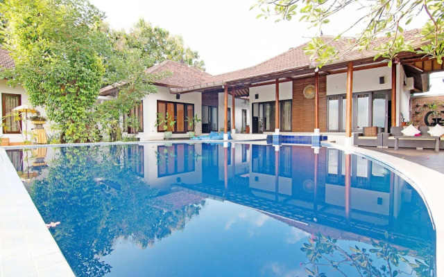 ZEN Premium Lovina Damai Hill Side
