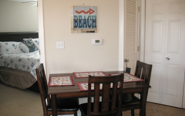 Colony Club U7 condo