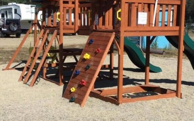 Christina Lake Motel and RV Park