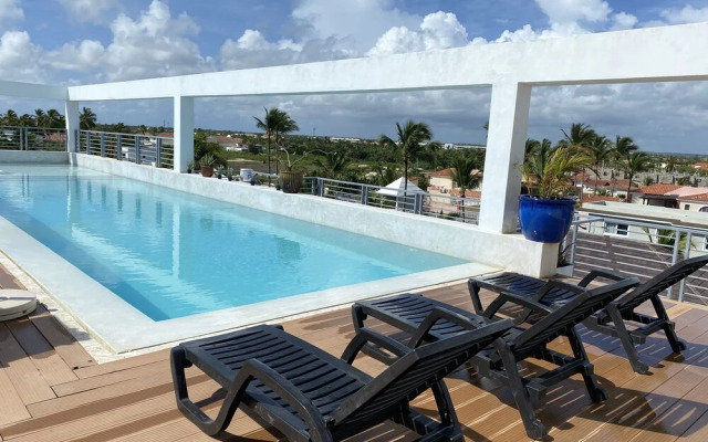 Aventura Deluxe Suites Rooftop Pool